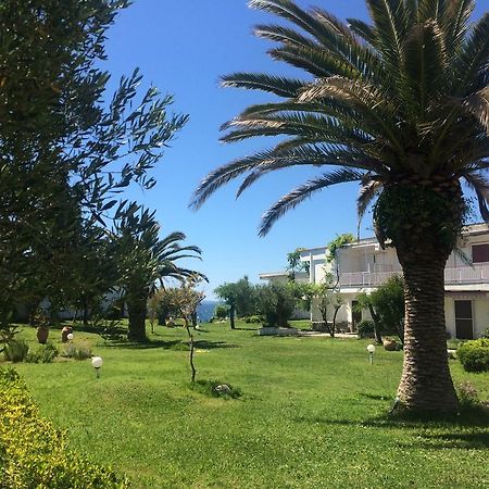 Вилла Garden House Геракини Экстерьер фото
